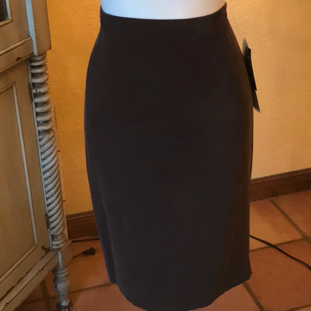 Chaus silk suit